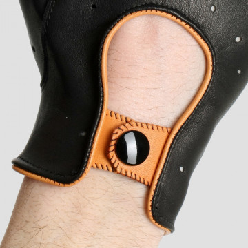 Détail mandarine de la mitaine de conduite - Le Smart Jenson Détail mandarine de la mitaine de conduite - Le Smart Jenson